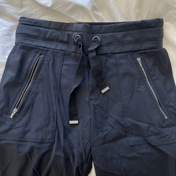 Athleta Headlands Hybrid Pant - size 4P, black, like new! - Picture 4 of 4